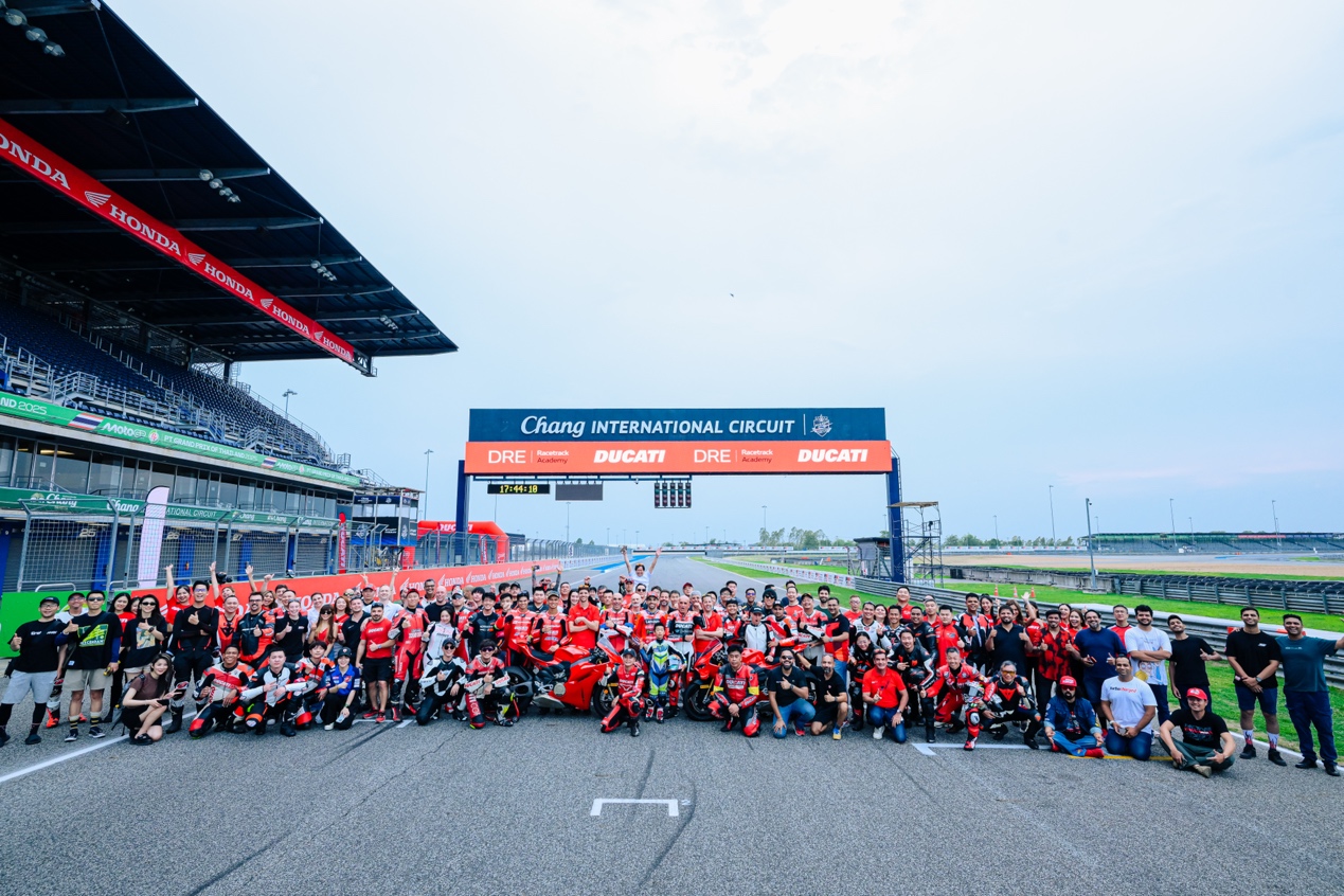 �ſ���ȫ��Panigale V4��ʽ���У����¶������������ʱ��