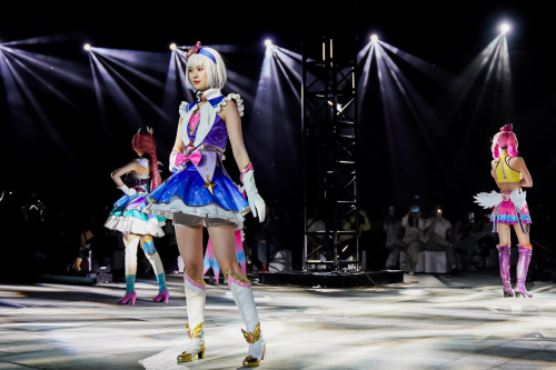 2025�Ժʱװ�ܿ�Ļҹ������Ⱥ�ۡ�AI��ģ���״δ��ͳ���ʽ����ʱװ�㣬��Խǧ��������񻶣�