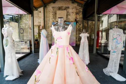 �Ժʱװ��Բ���չ٣��m��LANYU 2025�߶������ԡ�����Ⱦ�䡹��дǧ����ŵľ���ʫƪ