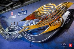 ������Я���Ϻ���Ӱ�ڣ������з��Ļ��Ի�ҹ